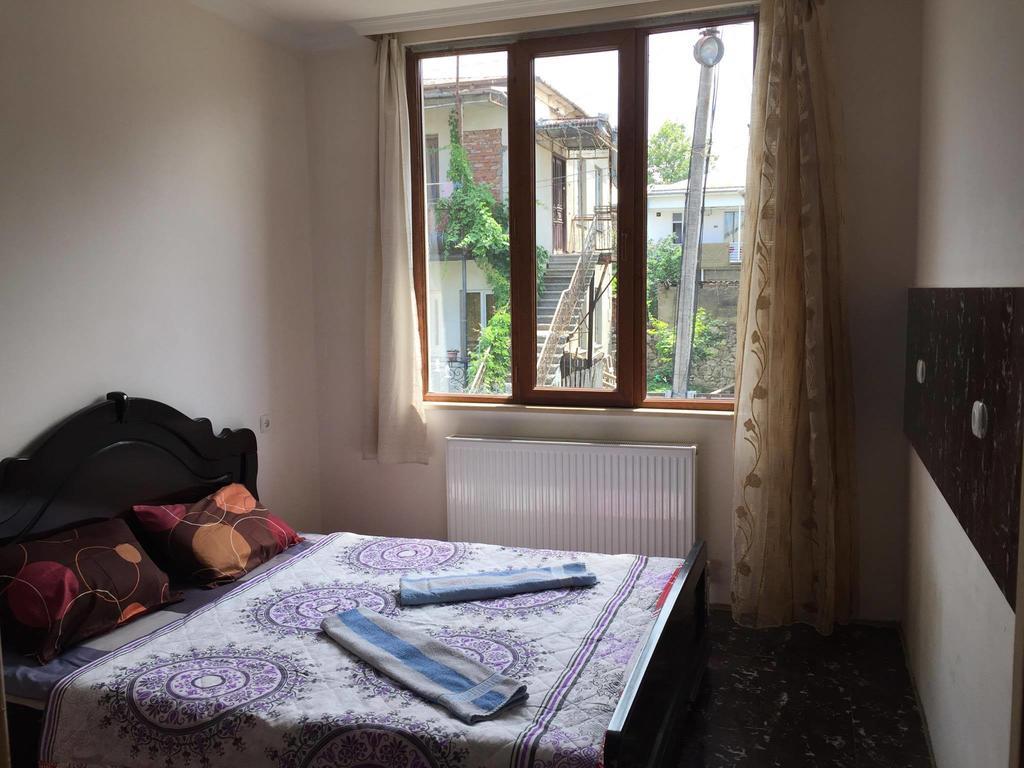 Guesthouse Gua Kʼutʼaisi Quarto foto