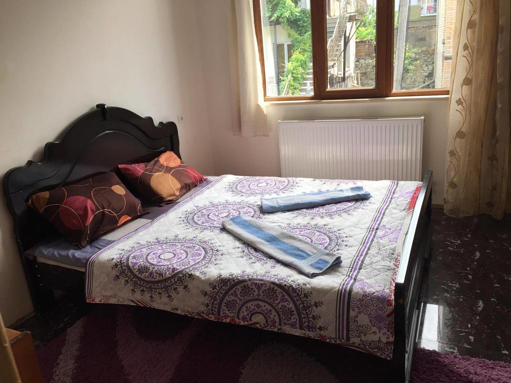 Guesthouse Gua Kʼutʼaisi Quarto foto